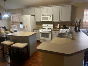 Warm, Cozy, & Right Off IH-35! - Image 3