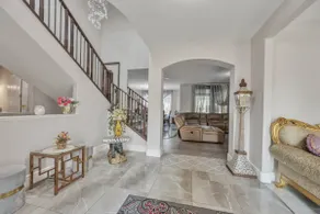 6 Bedroom House with Lake View - Image 3