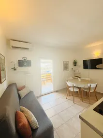 Two bedroom apartment - Image 4