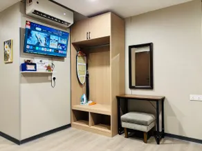 Compact Room for 4, All Essentials Provided, Eden - Image 5