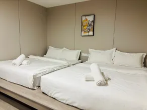 Compact Room for 4, All Essentials Provided, Eden - Image 3