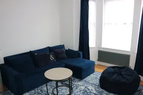 3-Bedroom House, with free parking - Image 3