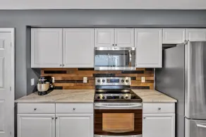 Pet friendly home w EV charger - Image 3