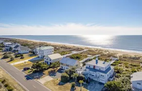 Oceanfront House: Private Boardwalk & Game Room - Image 3