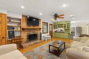 Walk to Masters! Spacious & Modern 4bd Home - Image 1