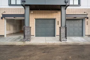Mins to Hospital & University |Private Garage |2BR - Image 3