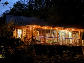 Hillbilly Hip•Historic•River•Private Prime Locale - Image 2