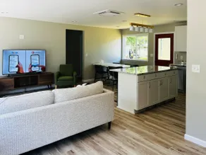 Peaceful Vineyard Lake Cottage | Lowes House - Image 3
