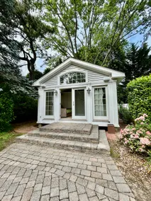 Tranquil Guesthouse Private Studio Long Island - Image 3