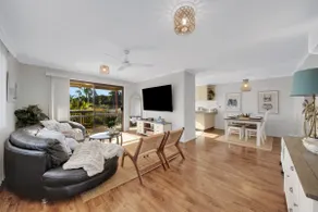 Beach Ave Bungalow 150m from the Beach - Image 2