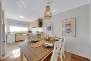 Beach Ave Bungalow 150m from the Beach - Image 3