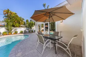 Palm Paradise~Steps to Shops/Beach~Best location! - Image 4