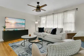 Modern Poolside Bungalow in the Heart of Orlando - Image 3