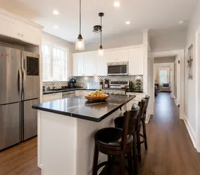 Stylish & Spacious 3BR•2BA w/ Parking• Near SF/UCB - Image 2