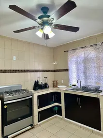 Spacious house for 6 | Near Plaza Altavista - Image 5