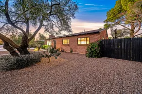 Beautiful Southwest Home! - Image 4