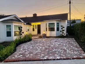 Centrally Located/Clean Home Away From Home - Image 2