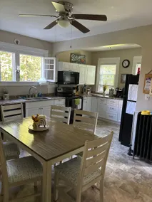 Cozy & Roomy Home - Image 4