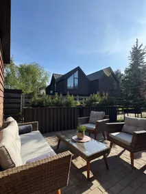 The studio is a terrace - Image 2