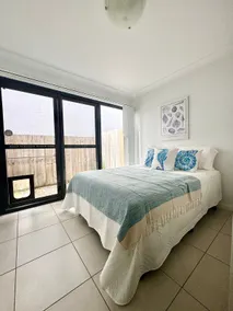 Redcliffe Beachside Escape - Image 3