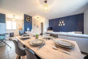 Wine getaway - Air-conditioning, enclosed courtyard & private parking - Image 2