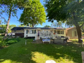 Lakefront Cottage: fish, swim, boat & S’ More - Image 4