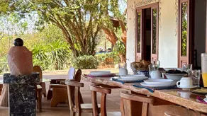 Nature retreat in Holambra with lake - Image 2