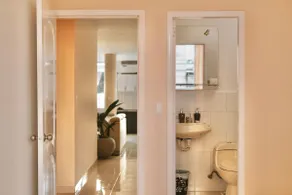 Suite / Private Parking - Image 4