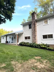 1/2 way Hideaway in Thonville - Image 2