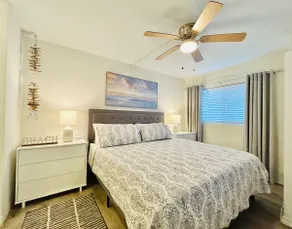 Beachfront Paradise - One Bedroom, Steps to Beach - Image 3
