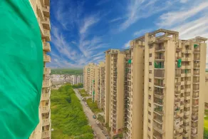 Skyline Luxe | Ultra-Luxury 2BHK (Family Friendly) - Image 5