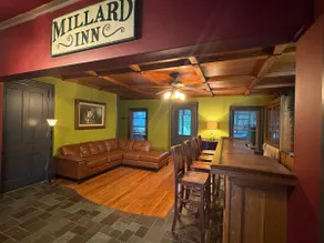Historic Tavern (w/ saltwater hot tub) - Image 5