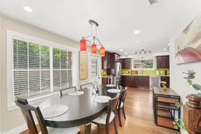 Spacious 4BR Luxury Home Close To Airport - Image 5