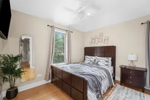 Spacious 4BR Luxury Home Close To Airport - Image 3