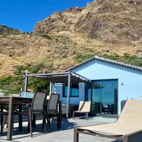 The Paradise - Ocean-Mountains-Jacuzzi-Air Con - Image 4