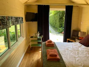 Orchard Lodge - Image 2