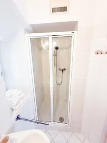 Cozy studio apartment in the old town - Image 4