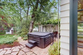 Harbor Bliss: Hot Tub, Huge Yard, Near Beach - Image 3