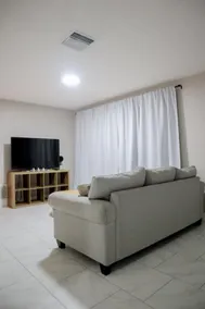 Cozy House with pool. Minutes From I4 - Image 2