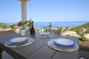 Private villa with terrace overlooking the sea - Image 3