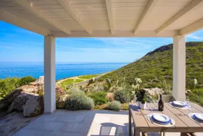 Private villa with terrace overlooking the sea - Image 5