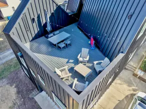 Zen Den, Downtown, Rooftop Hang, Pet Zone - Image 2