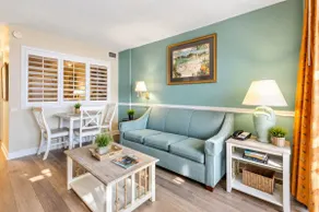 Beachfront Condo, Stunning Pools and Scenic Views - Image 3