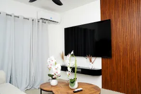Beachfront penthouse with pool and private jacuzzi - Image 2