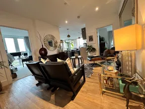 Luxury Nest in the City Glow - Image 2