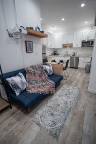 Modern Nest in Torrance - Image 2