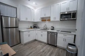 Modern Nest in Torrance - Image 5