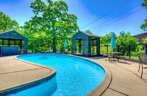 Pool/Hot tub/Game room and lots of amenities - Image 4