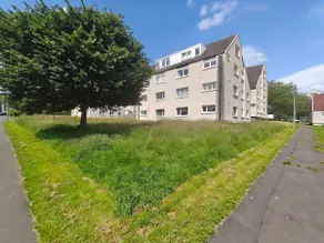 Modern 2 bedroom Ground Level Flat - Image 5