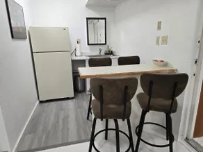 Arbor du Nord Studio Basement Apartment - Image 3